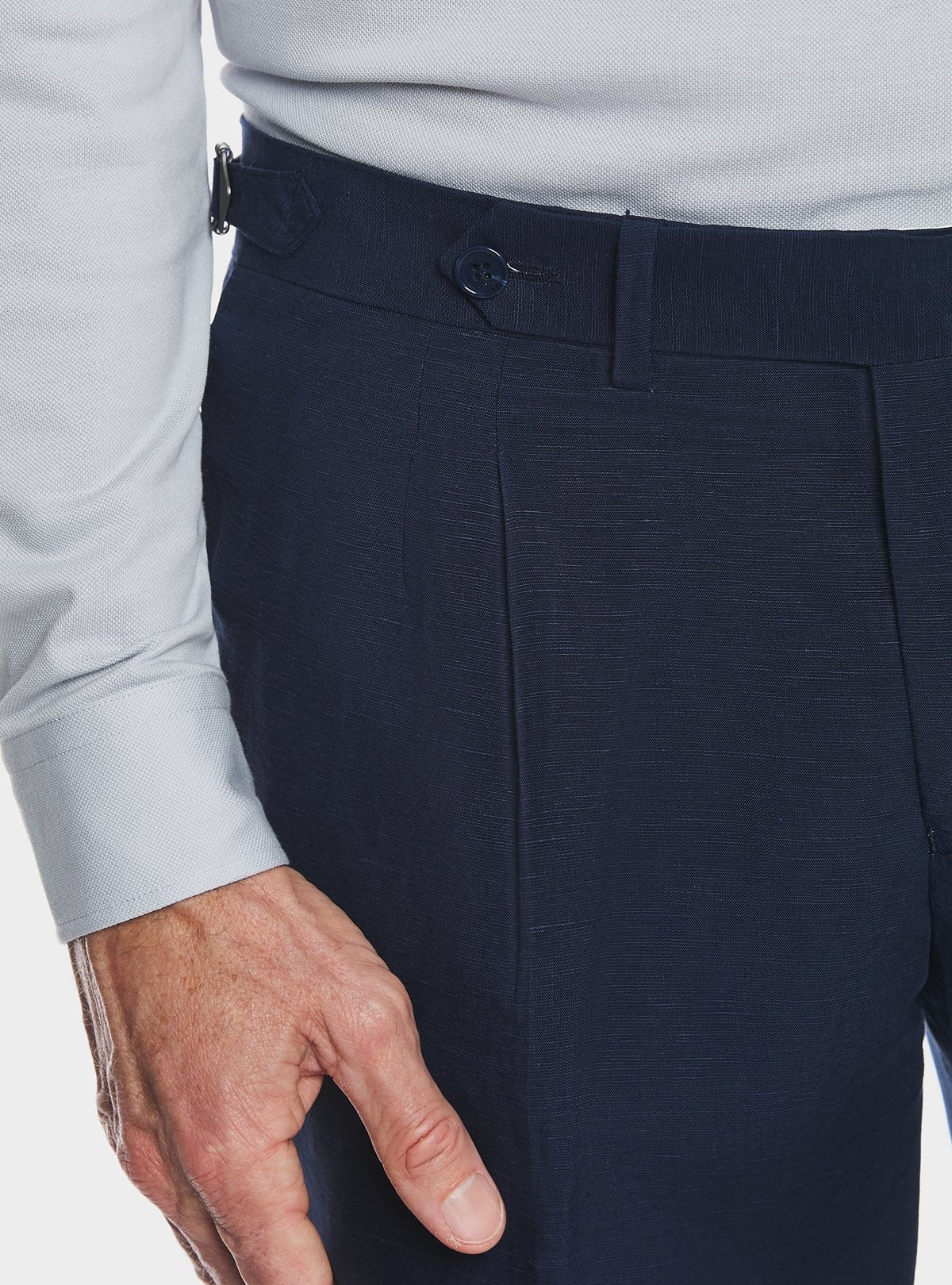 Pantaloni con doppia pince e fibbie in misto lino